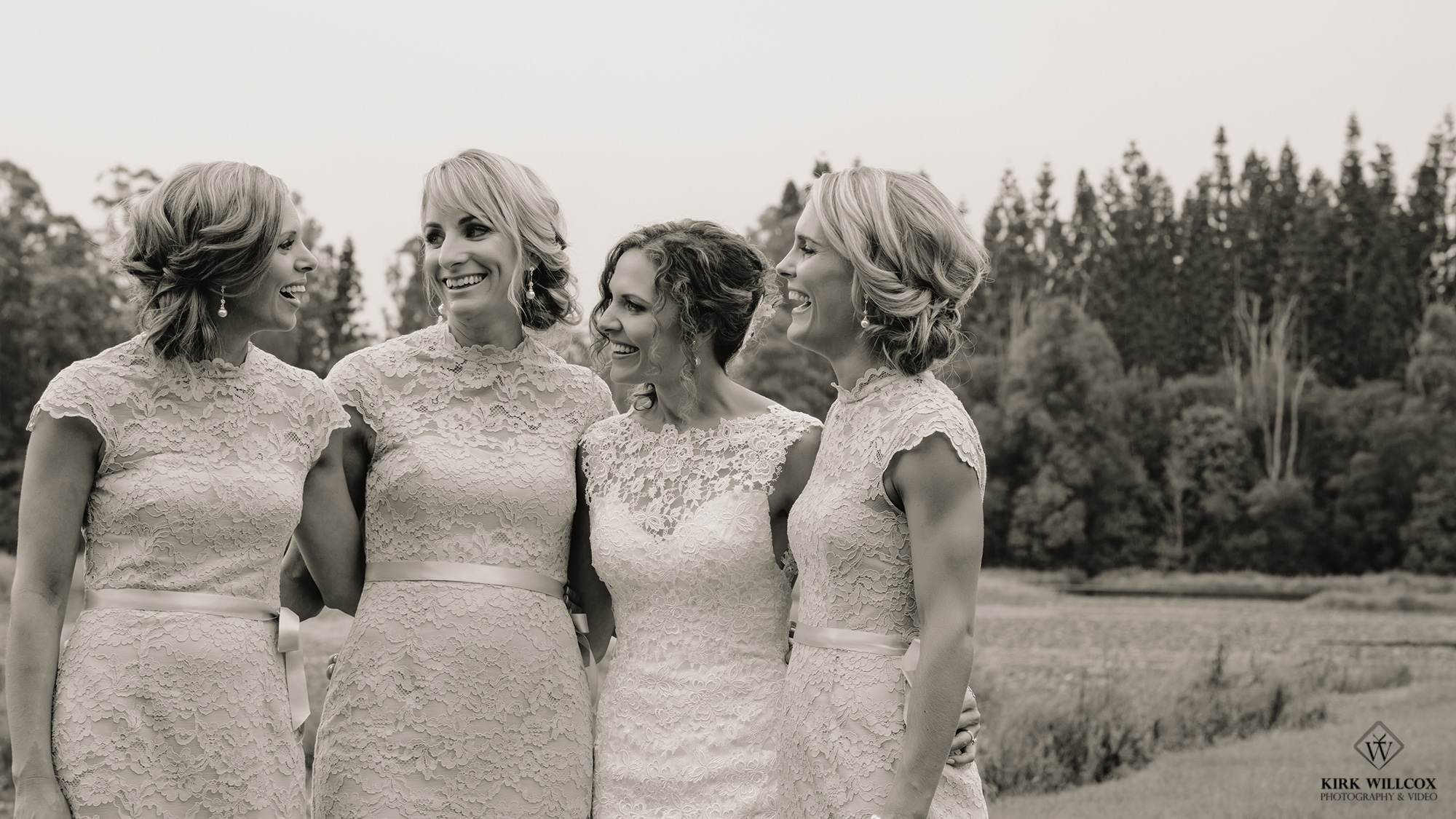 bride & bridesmaids wedding photography