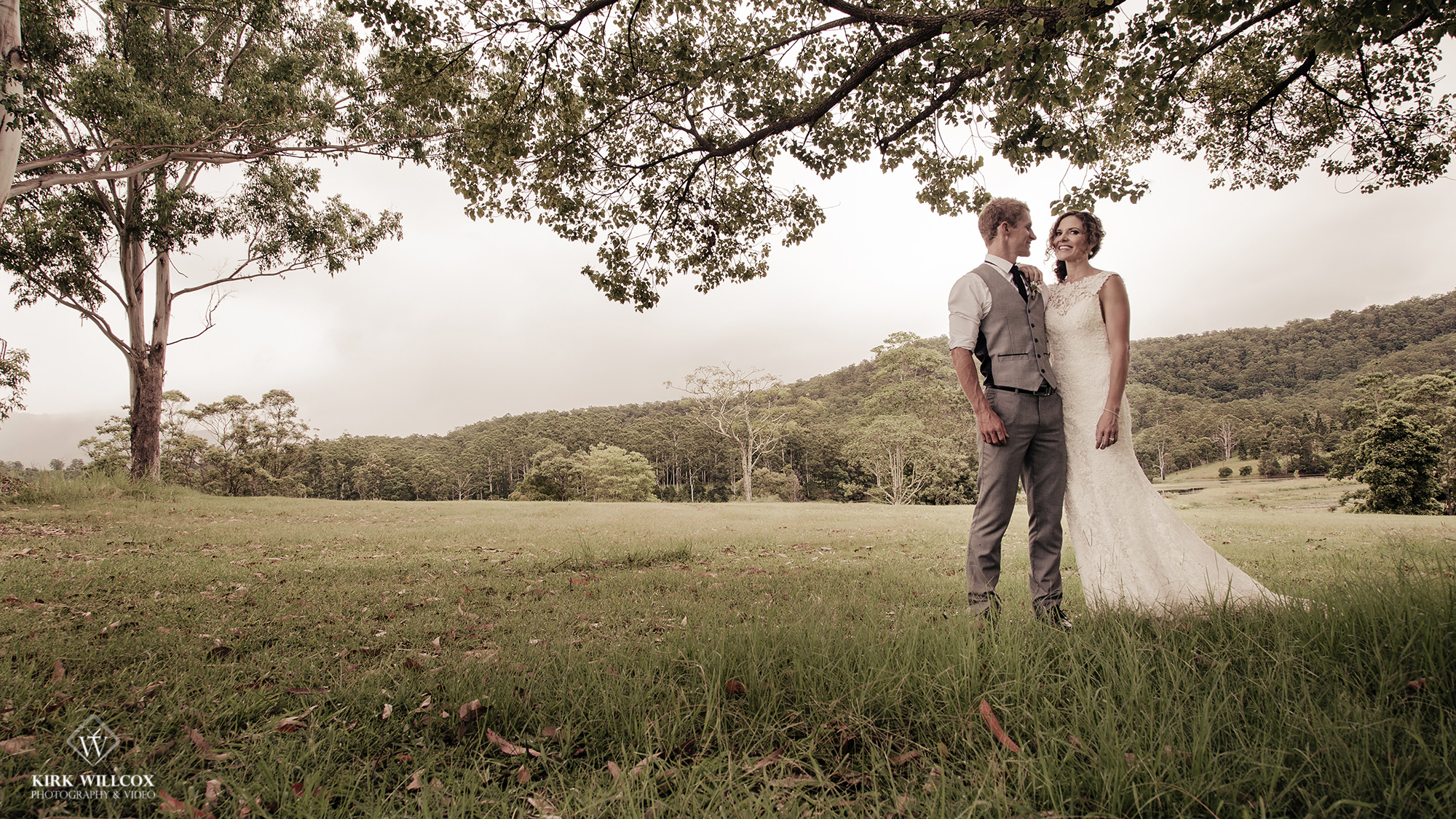 rustic wedding by gold coast photographer & videographer
