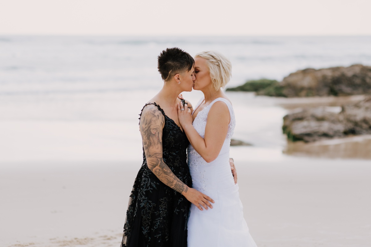 beach wedding elopement