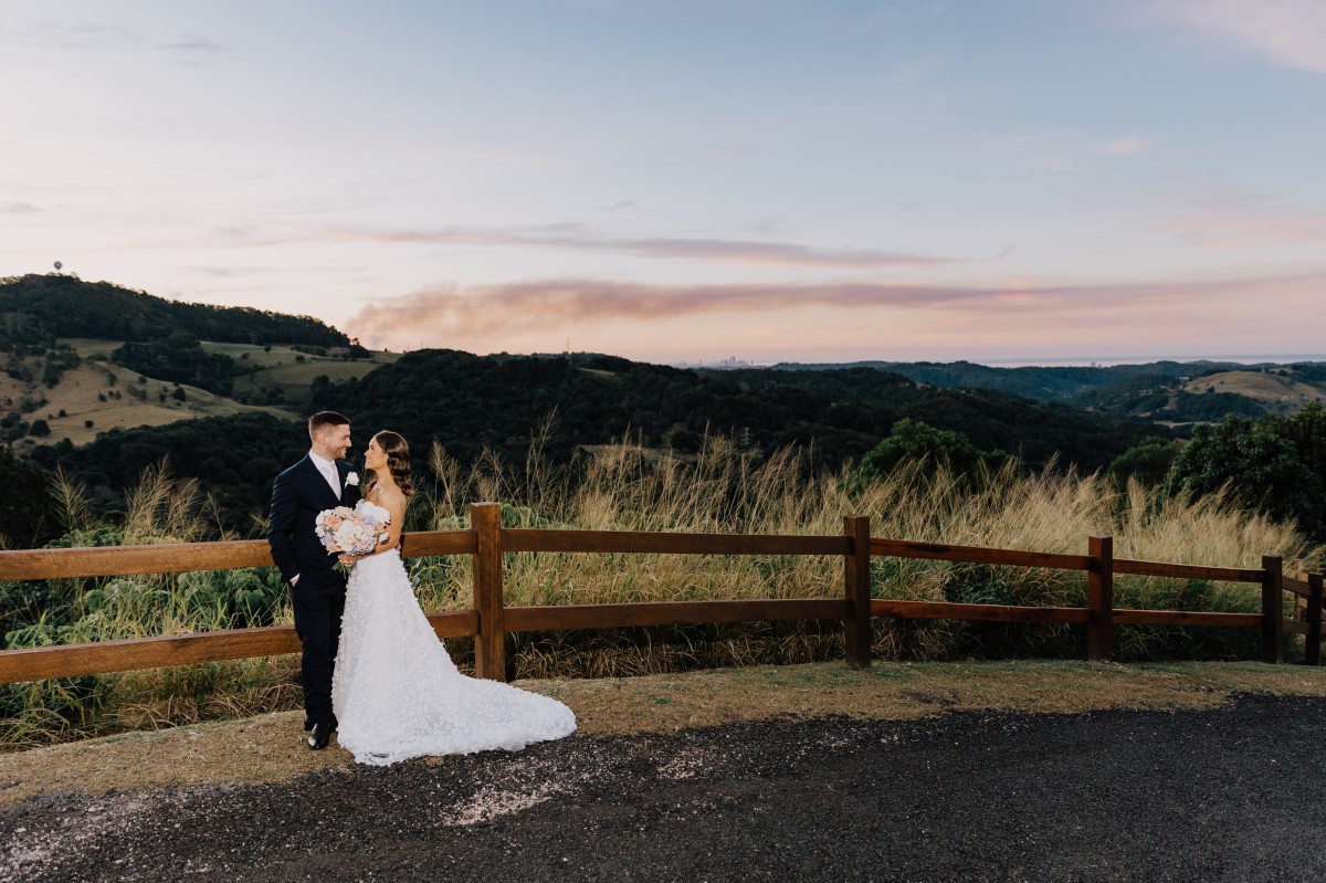 Sunset wedding photos at Summergrove Estate by Kirk Willcox Photography