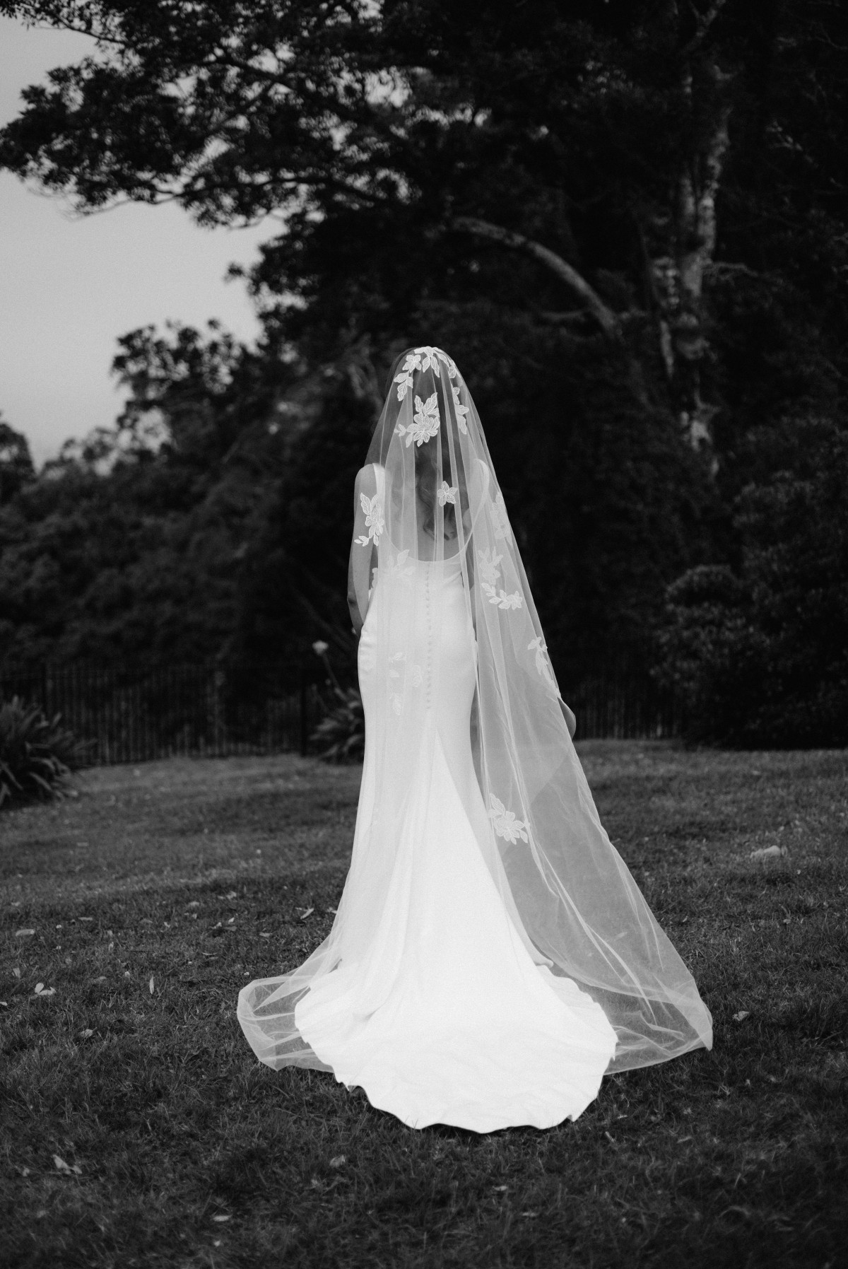 black and white elegant wedding photo