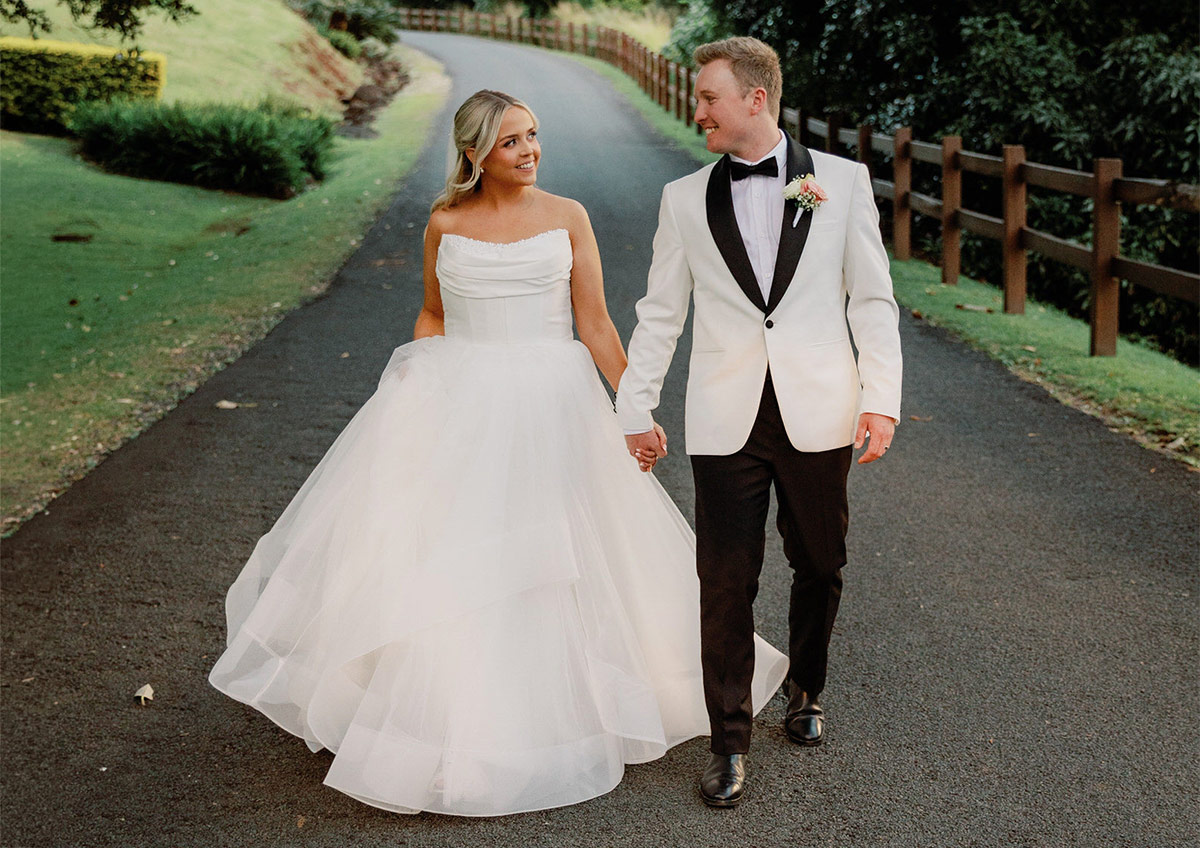 Wedding couple at Tweed Wedding venue Summergrove Estate